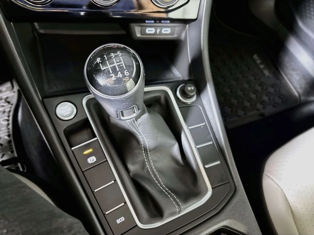 Certified Used 2020 White Volkswagen R-Line image 18