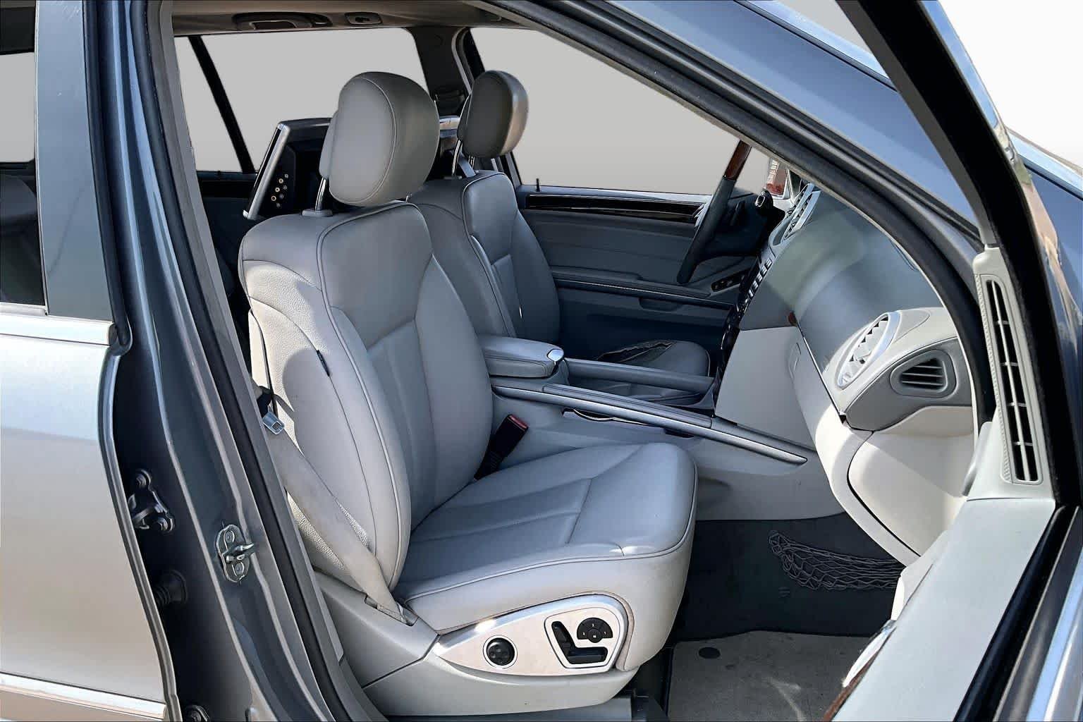 Used 2011 Iridium Silver Metallic Mercedes-Benz GL 450 image 8