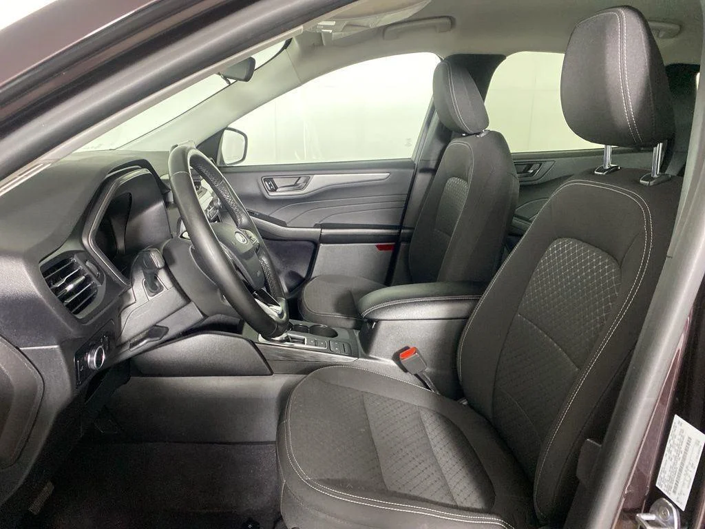 Used 2023 Cinnabar Red Ford Active image 12