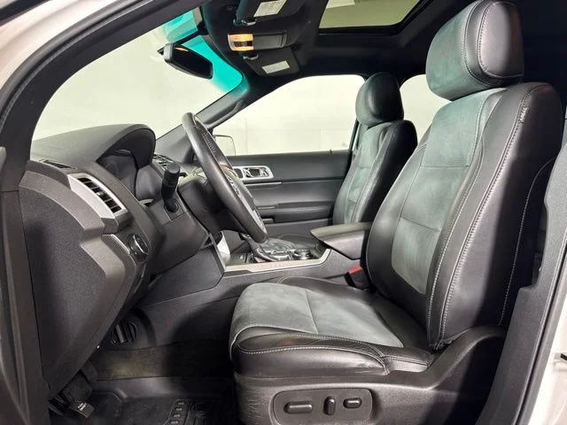 Used 2015 White Platinum Clearcoat Metallic Ford XLT image 11