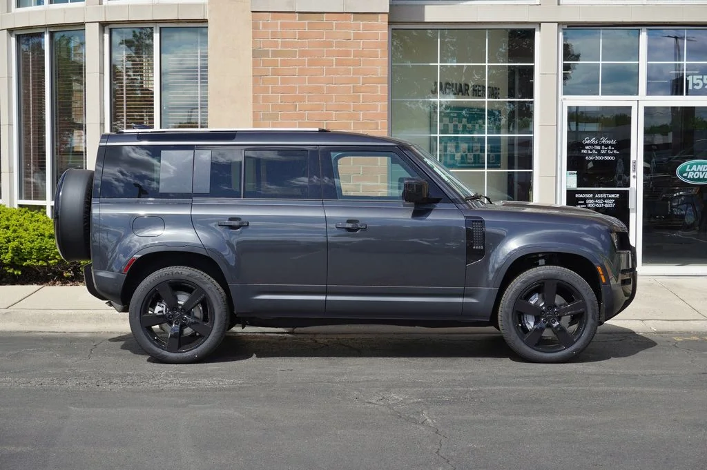 Used 2026 Gray Land Rover S image 7