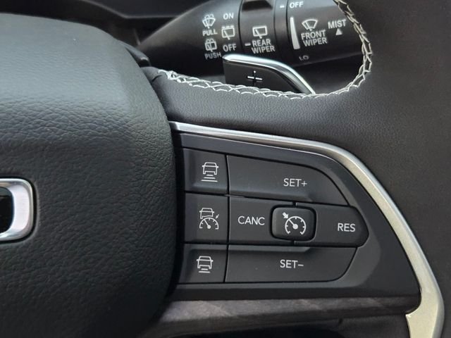 New 2025 Diamond Black Crystal Pearl-Coat Exterior Paint Jeep Limited image 23