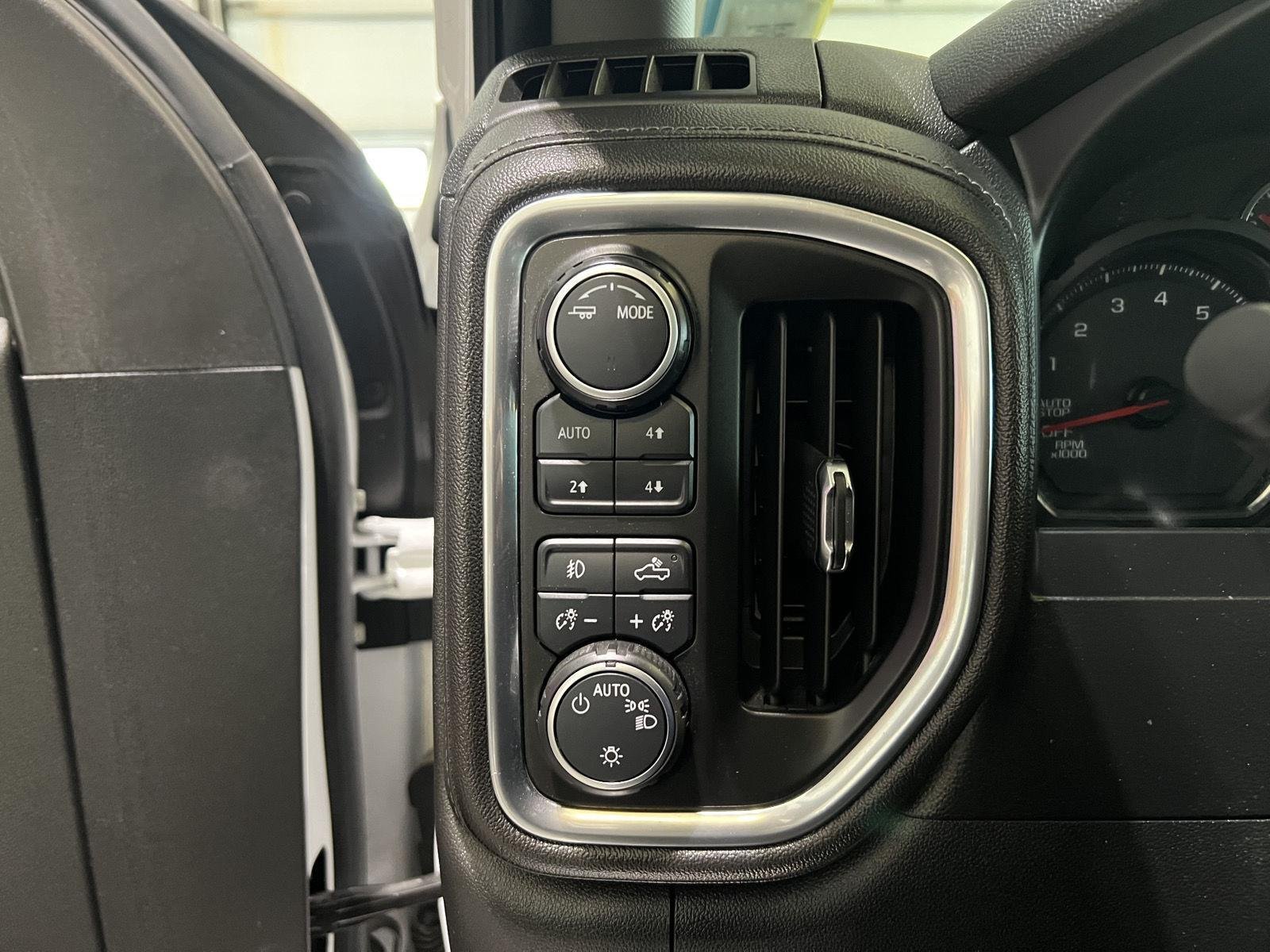 Used 2020 Summit White Chevrolet RST image 18