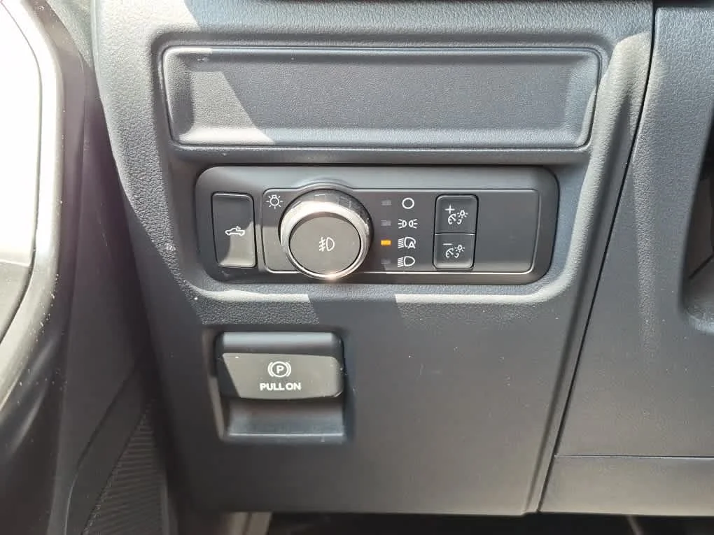 Used 2022 Space White Ford XL image 17