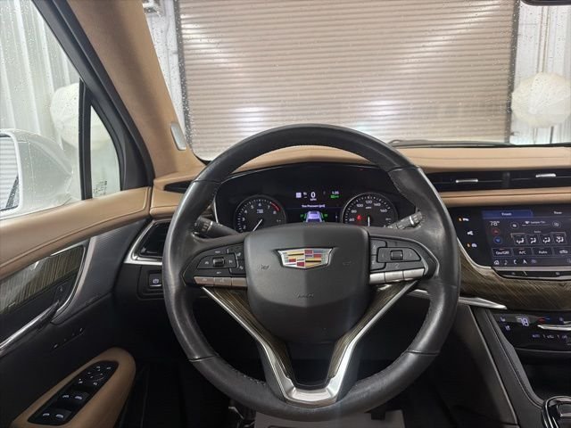 Used 2020 Crystal White Tricoat Cadillac Premium Luxury image 29
