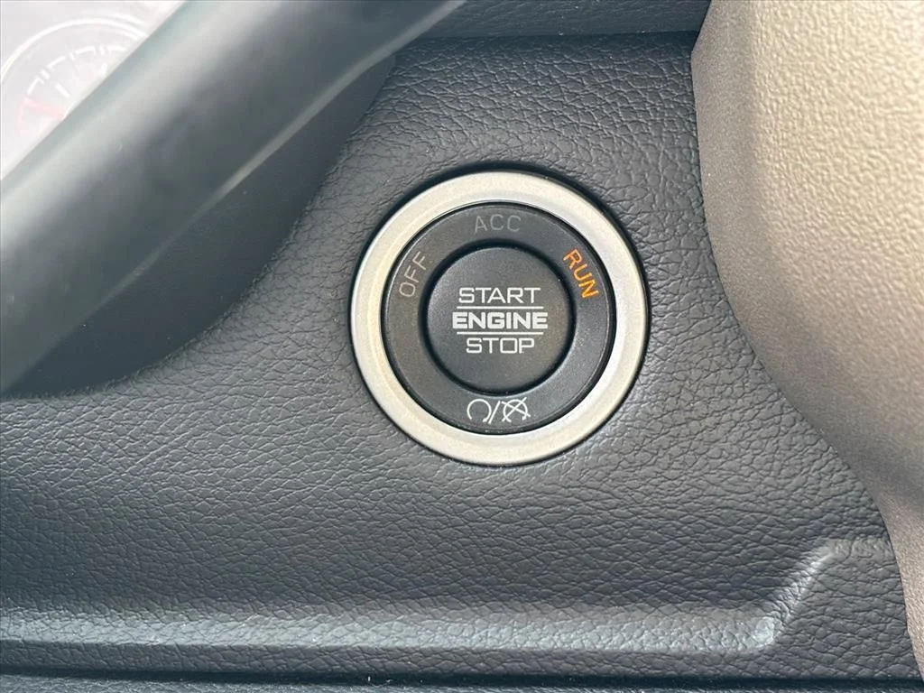 Used 2024 Black Ram Laramie image 18