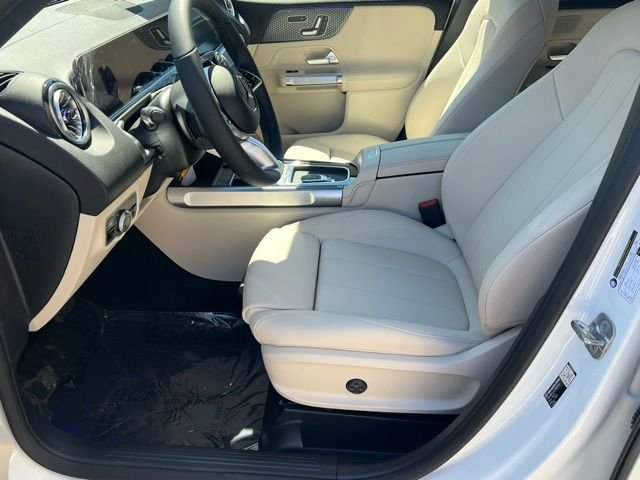 New 2026 White Mercedes-Benz GLB 250 image 19