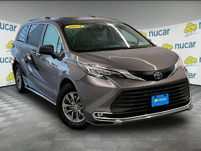 2023 Toyota Sienna XLE