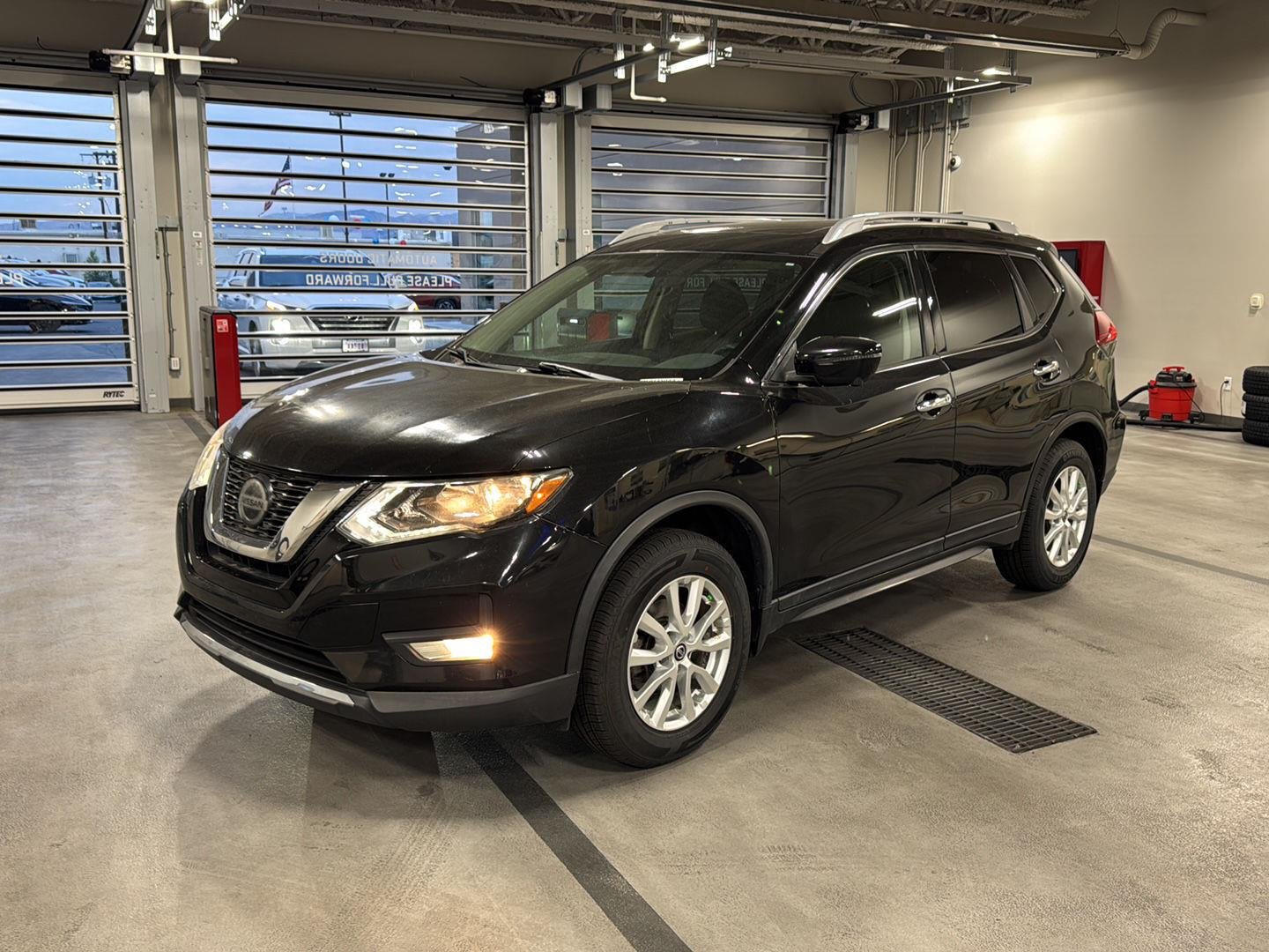 2018 Nissan Rogue SV - Photo 13