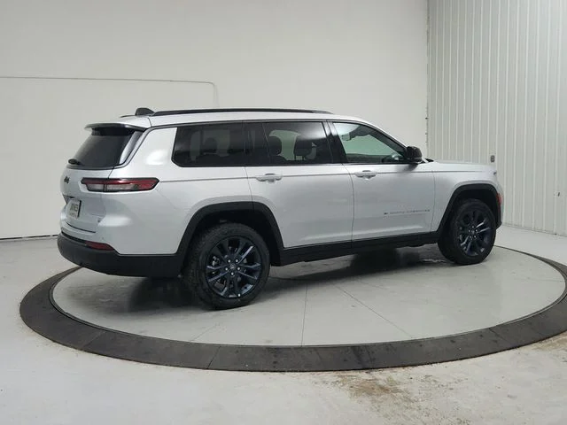 New 2026 Silver Zynith Jeep Limited image 8