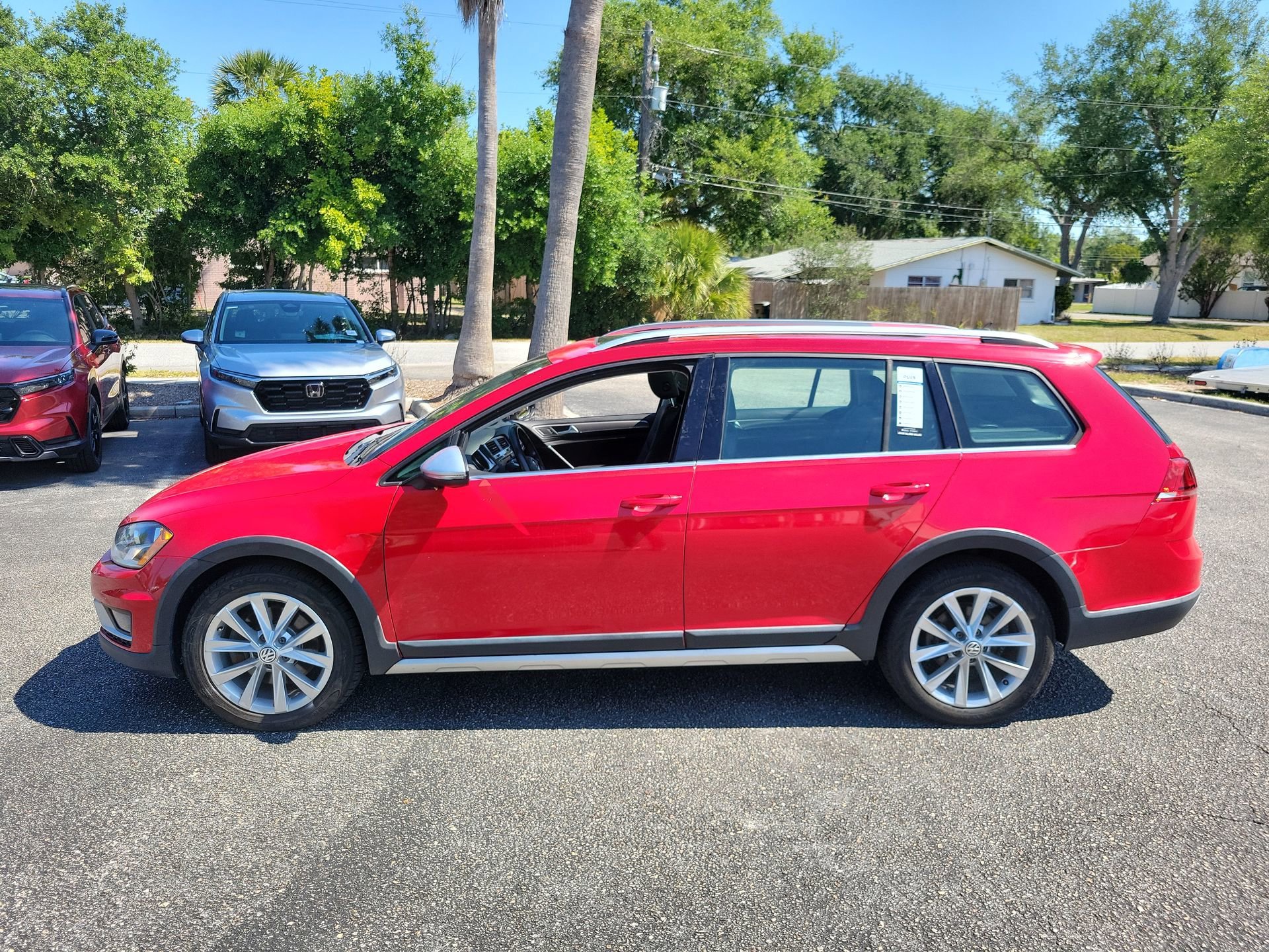 Used 2017 Red Volkswagen TSI SE image 10