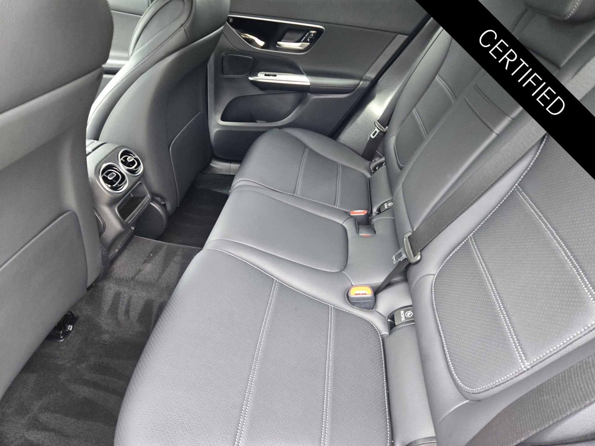 Certified Used 2026 Polar White Mercedes-Benz GLC 300 image 29