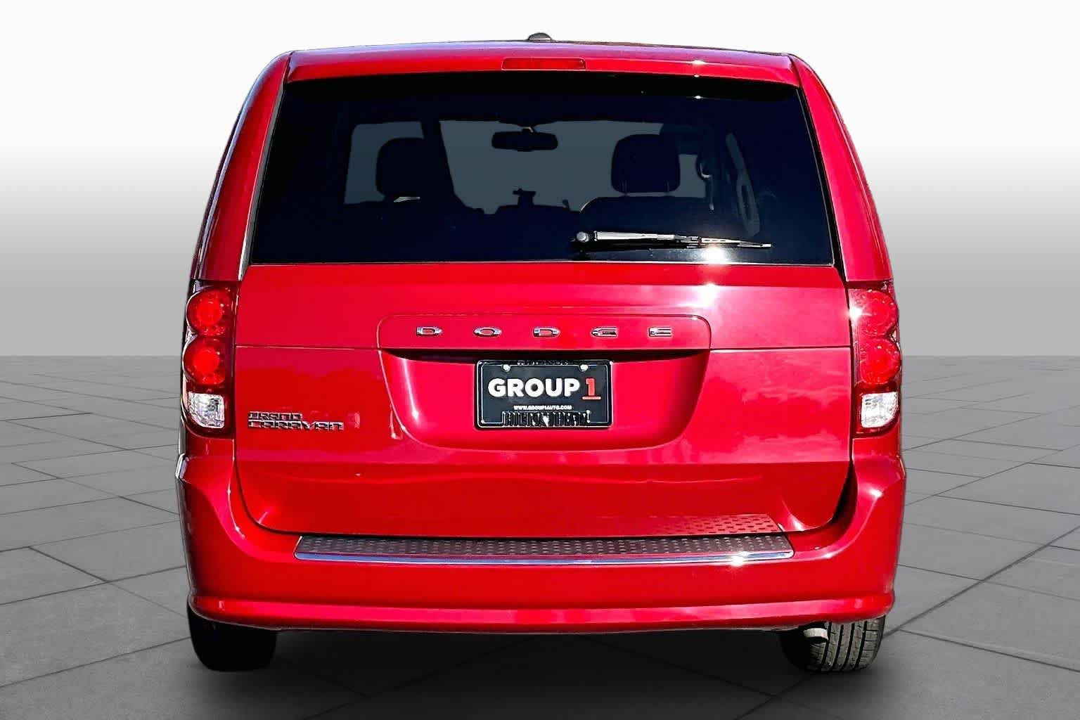 Pre-Owned 2016 Dodge Grand Caravan SE