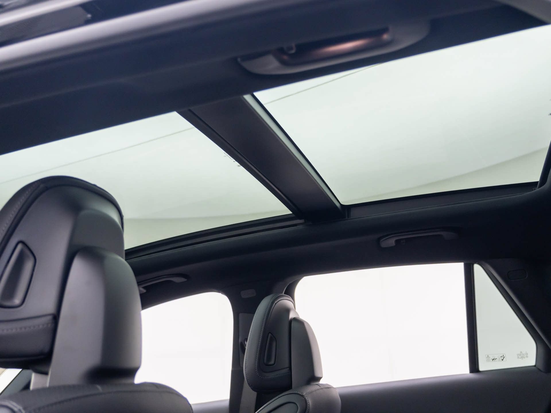 New 2027 Obsidian Black Metallic Mercedes-Benz GLC 300 image 63