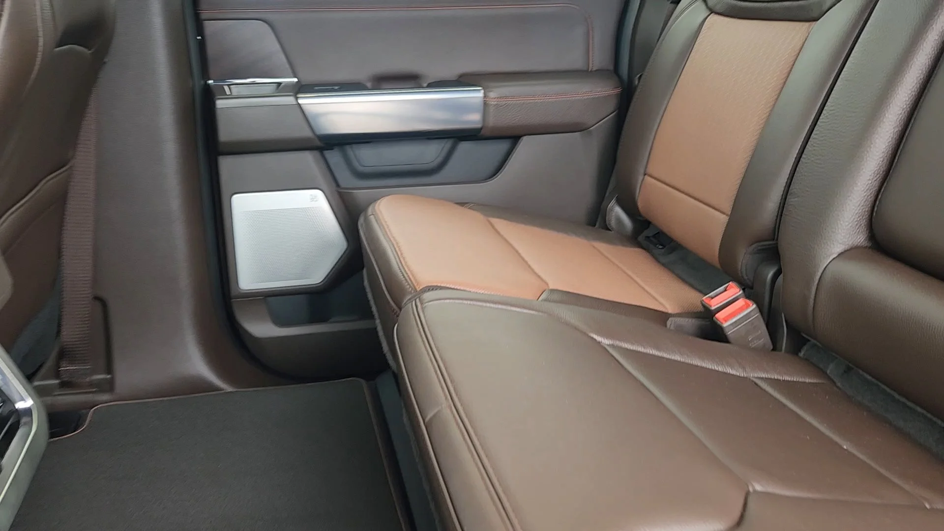 New 2026 Agate Black Metallic Ford King Ranch image 18