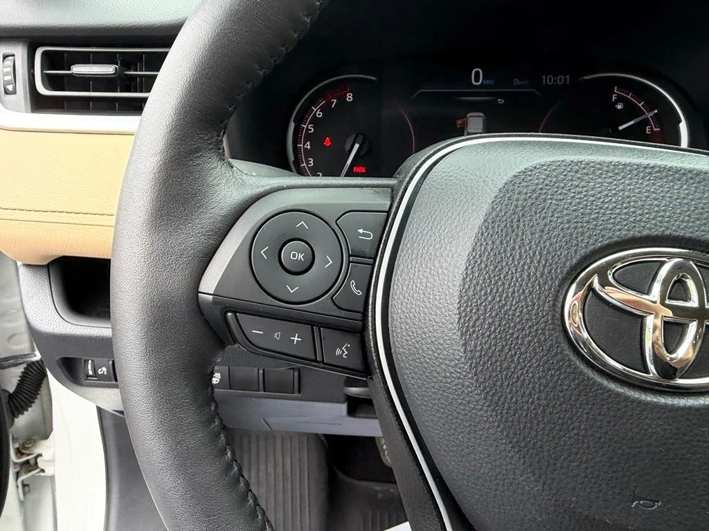 Used 2023 White Toyota XLE image 32