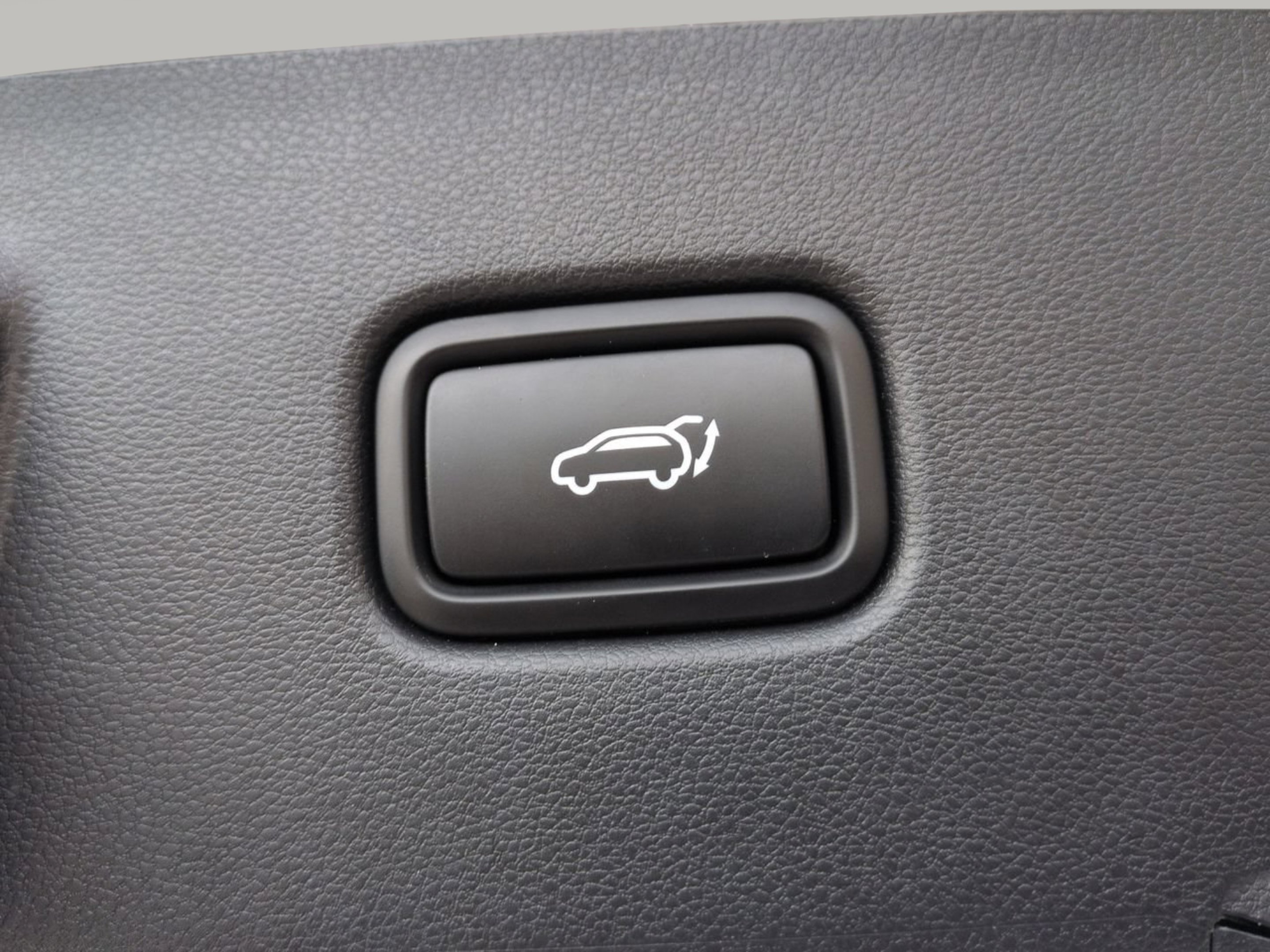 Used 2024 White Pearl Hyundai Limited image 12