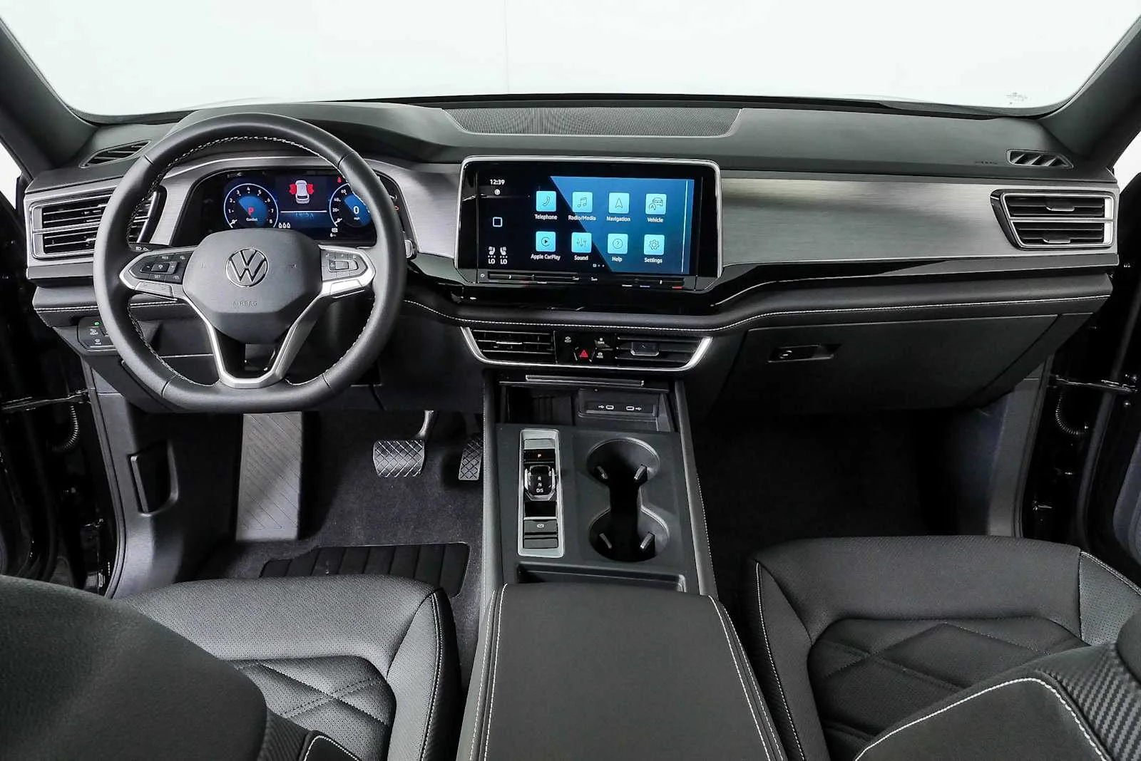 New 2026 Deep Black Pearl Volkswagen 2.0T SE image 17