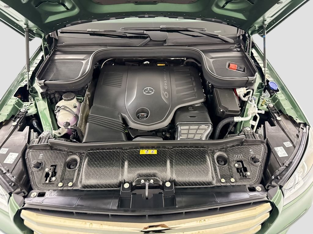 New 2026 MANUFAKTUR Ireland Mid Green Metallic Mercedes-Benz GLS 450 image 31