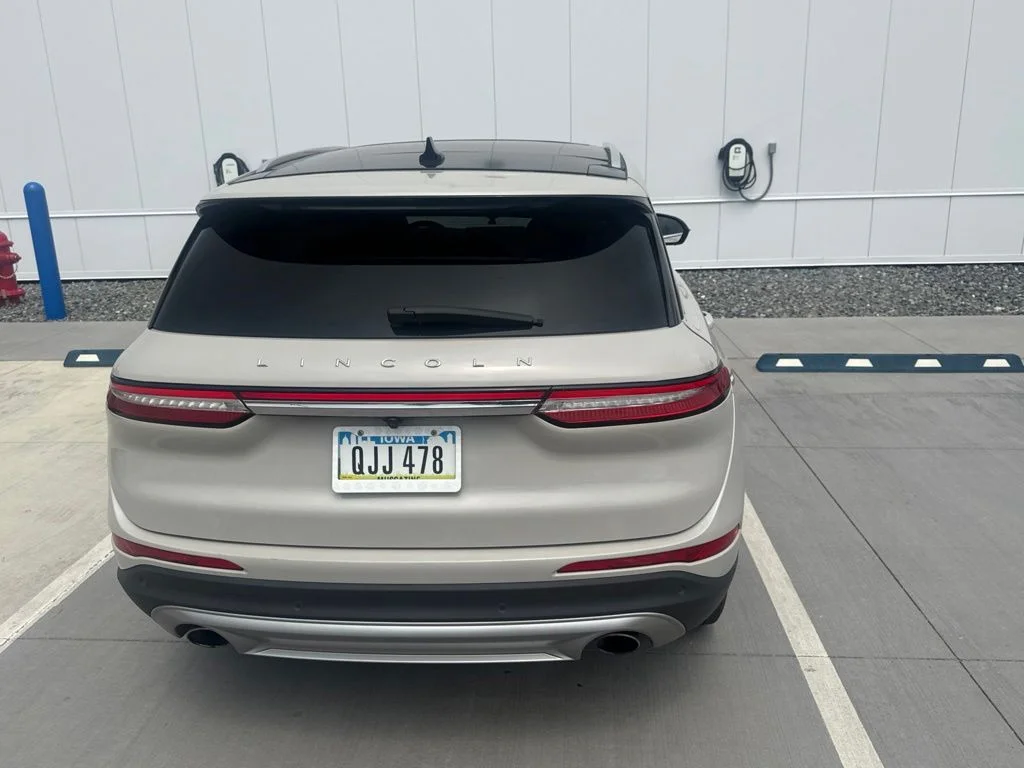 Used 2023 White Lincoln Reserve image 6