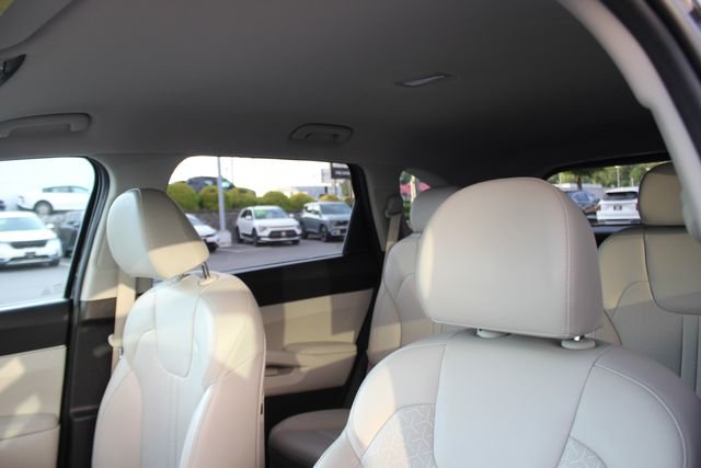 Used 2021 Black Kia S image 21