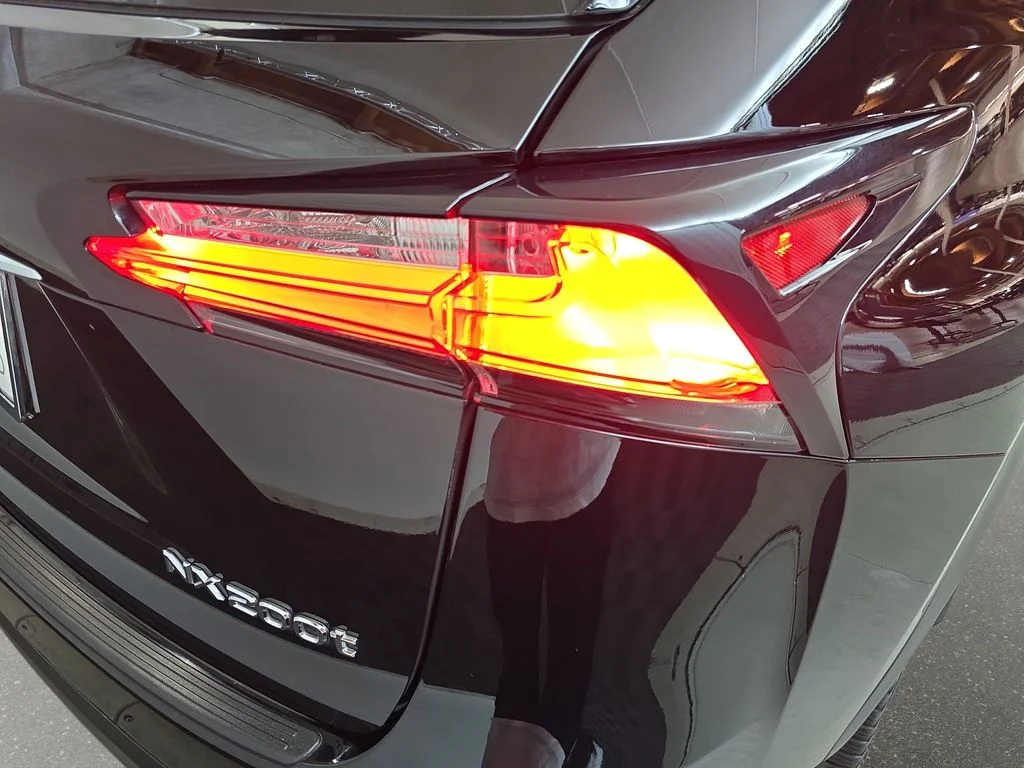 Used 2015 Obsidian Lexus 200t image 34