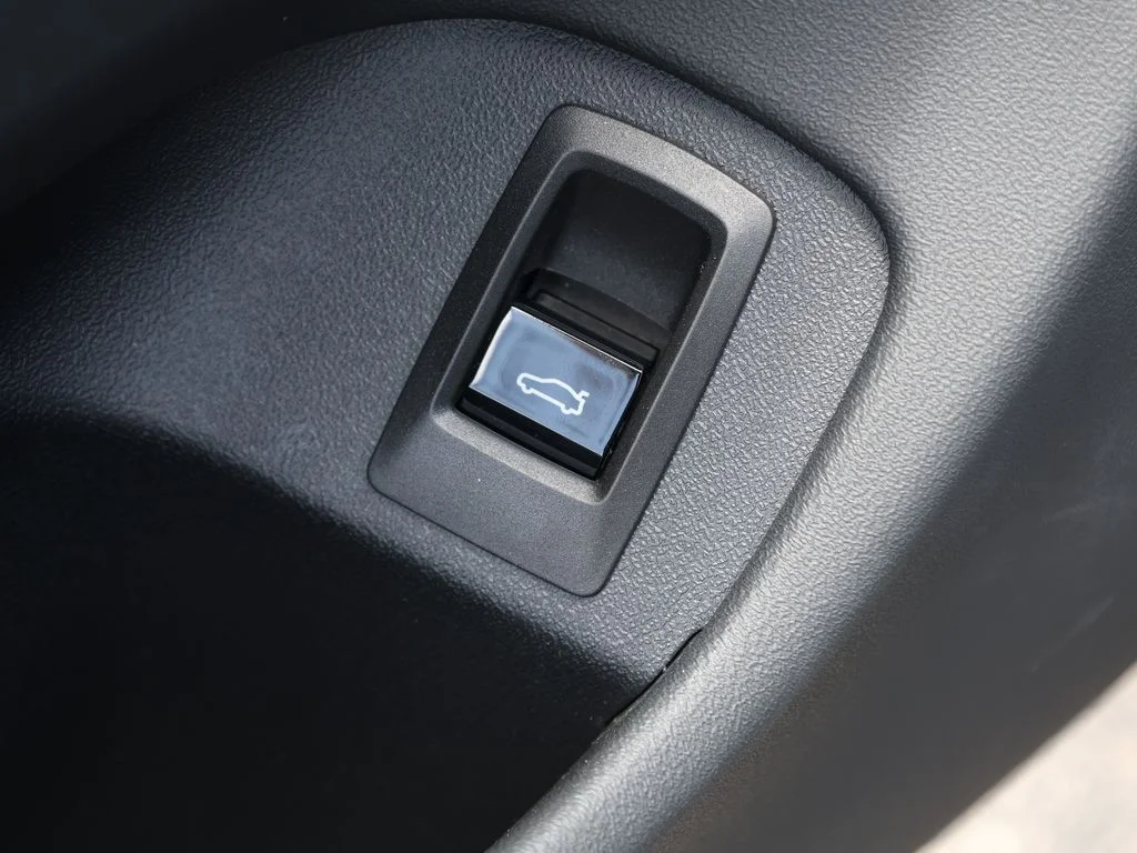 2026 BMW 5 Series 530i - Photo 13