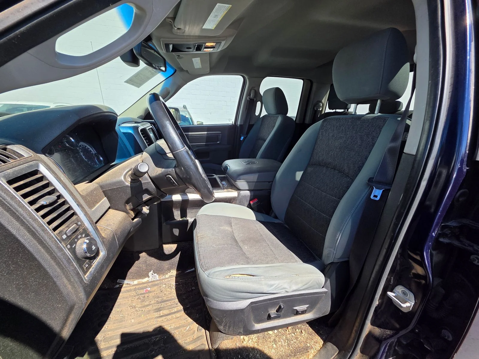Used 2013 True Blue Pearlcoat Ram SLT image 11