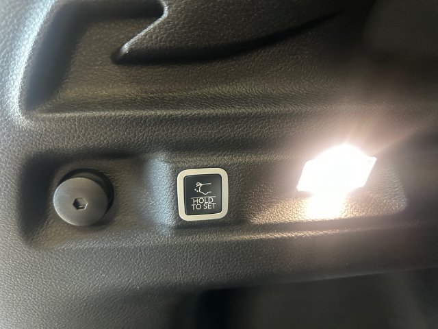 Used 2024 White Jeep Limited image 23