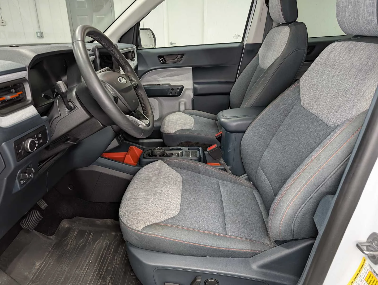 Used 2023 Oxford White Ford XLT image 4