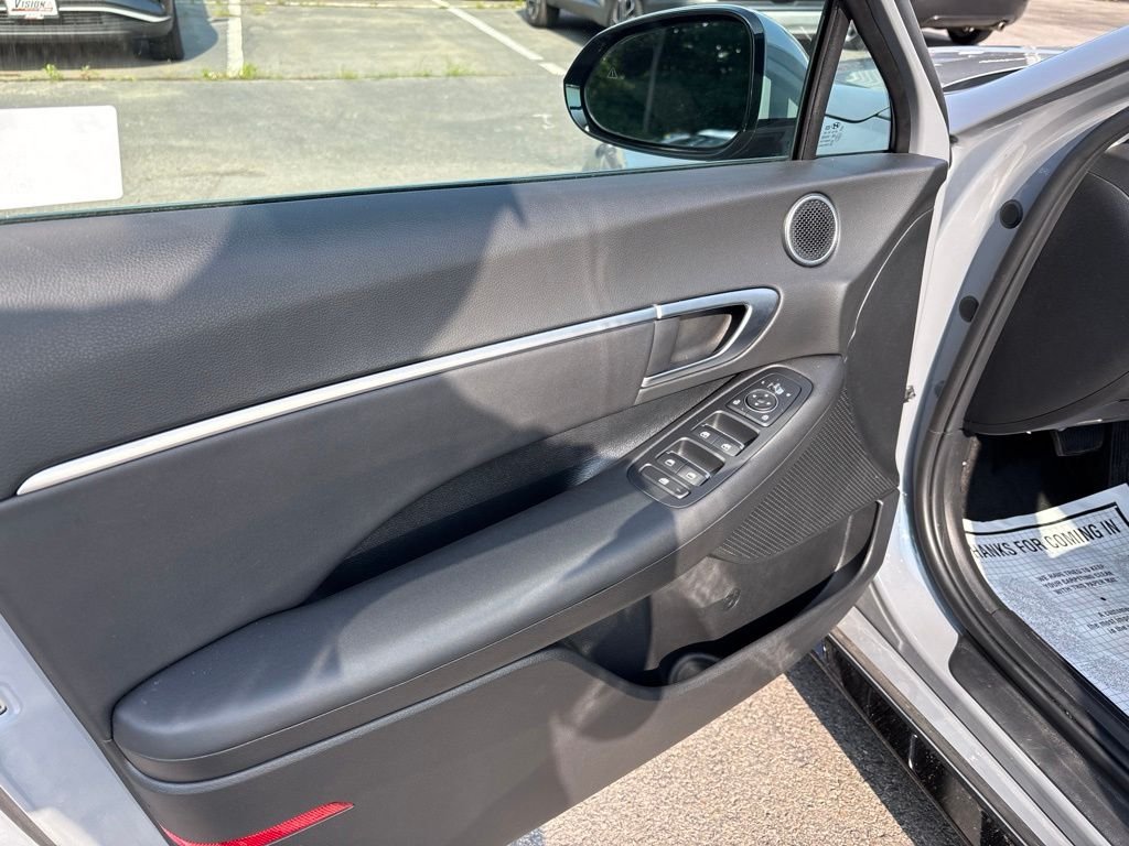 Used 2025 Blue Hyundai SEL image 19