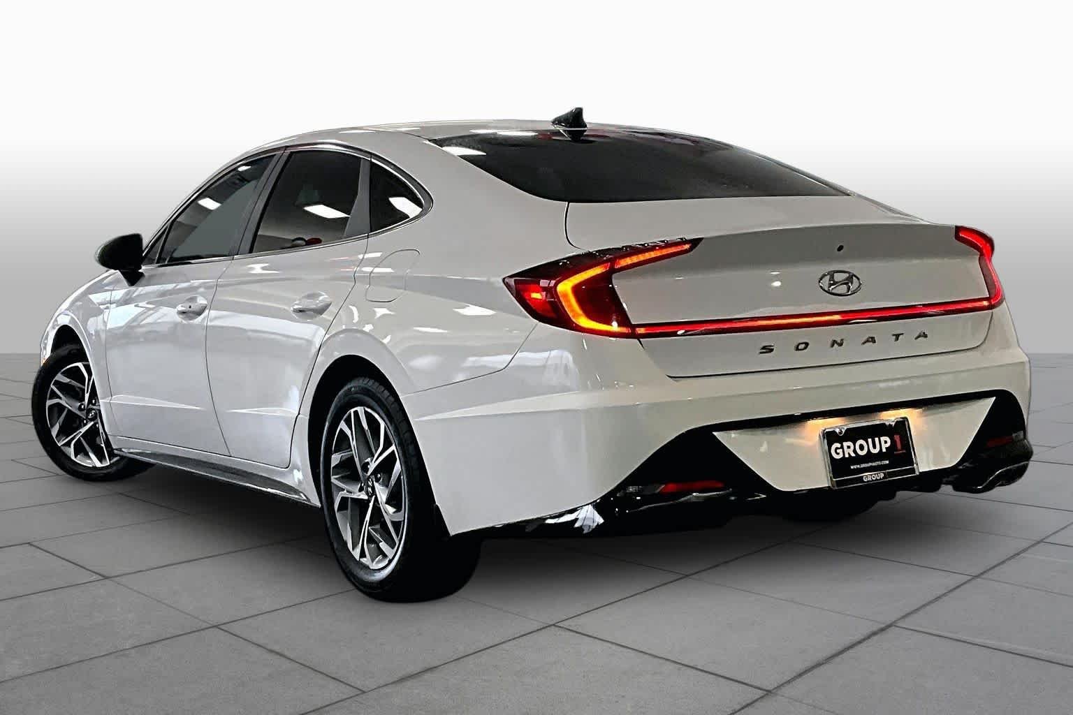 Used 2023 Serenity White Hyundai SEL image 12