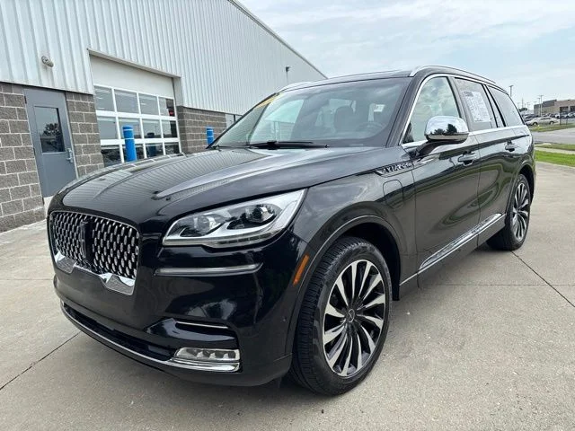 Used 2020 Infinite Black Metallic Lincoln Black Label Grand Touring image 4