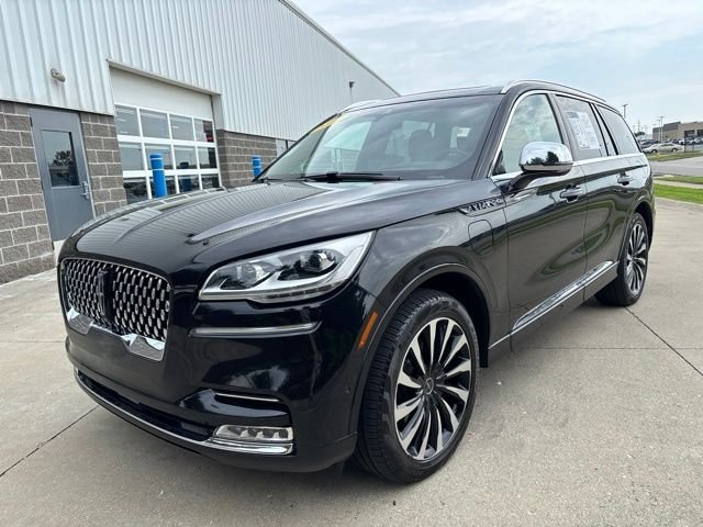 Used 2020 Infinite Black Metallic Lincoln Black Label Grand Touring image 4