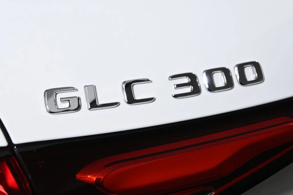 Used 2027 White Mercedes-Benz GLC 300 image 34