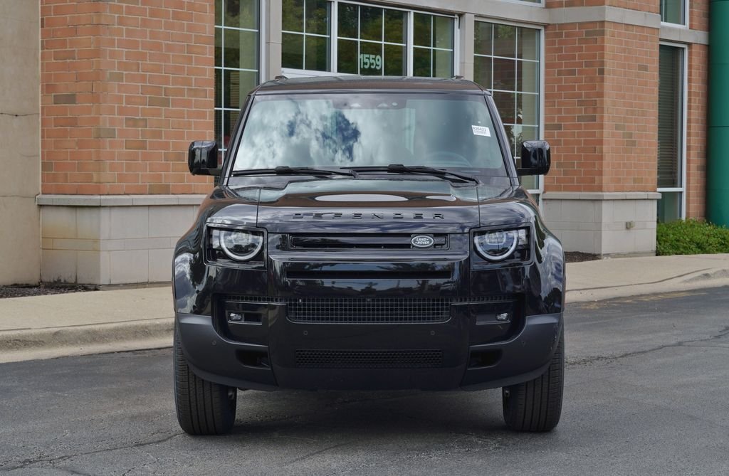 New 2026 Santorini Black Land Rover S image 4