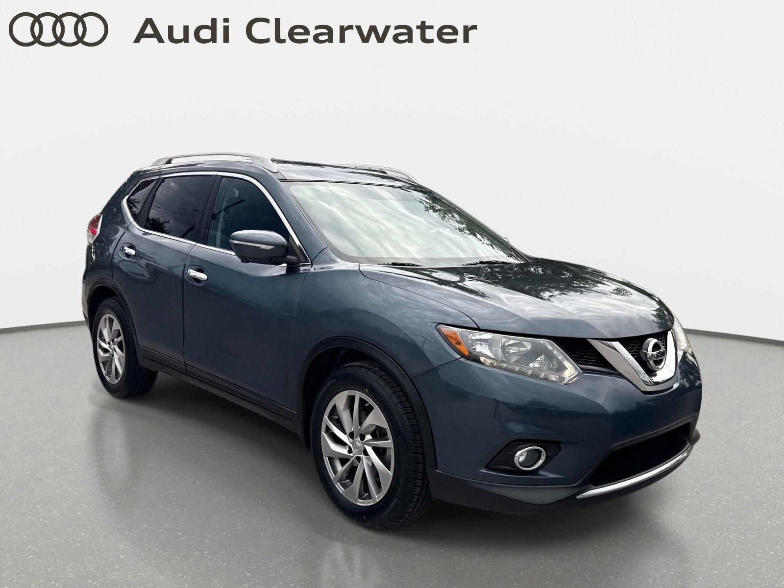 Used 2014 Graphite Blue Nissan SL image 6