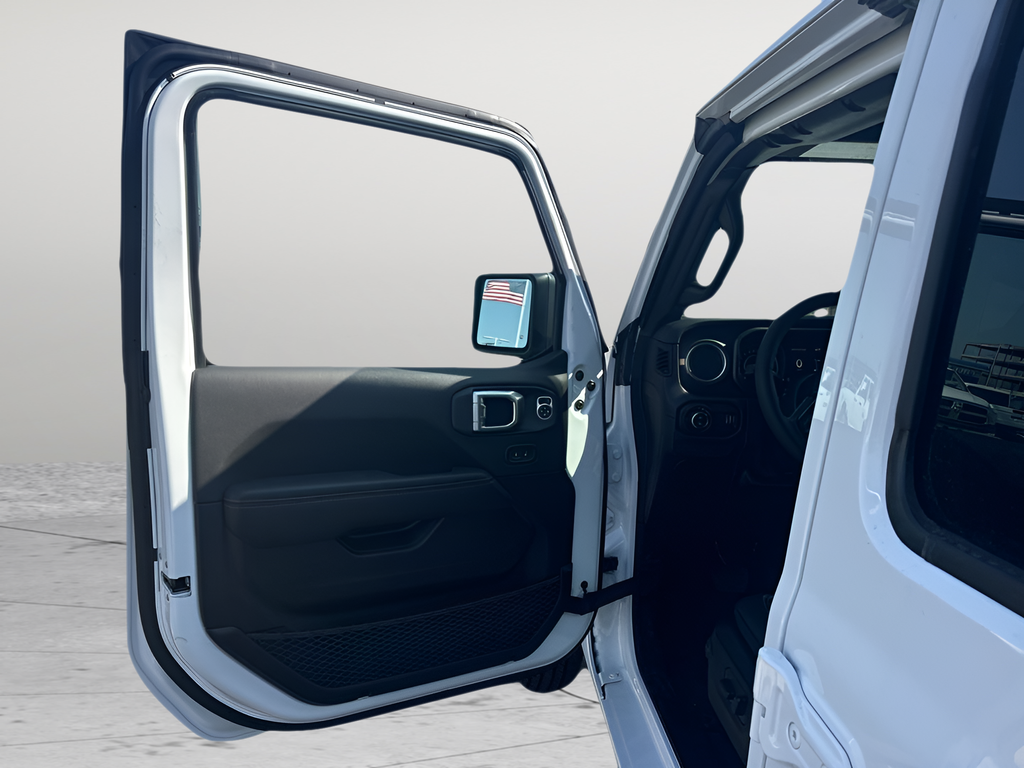 New 2026 Bright White Clear-Coat Exterior Paint Jeep Sahara image 9