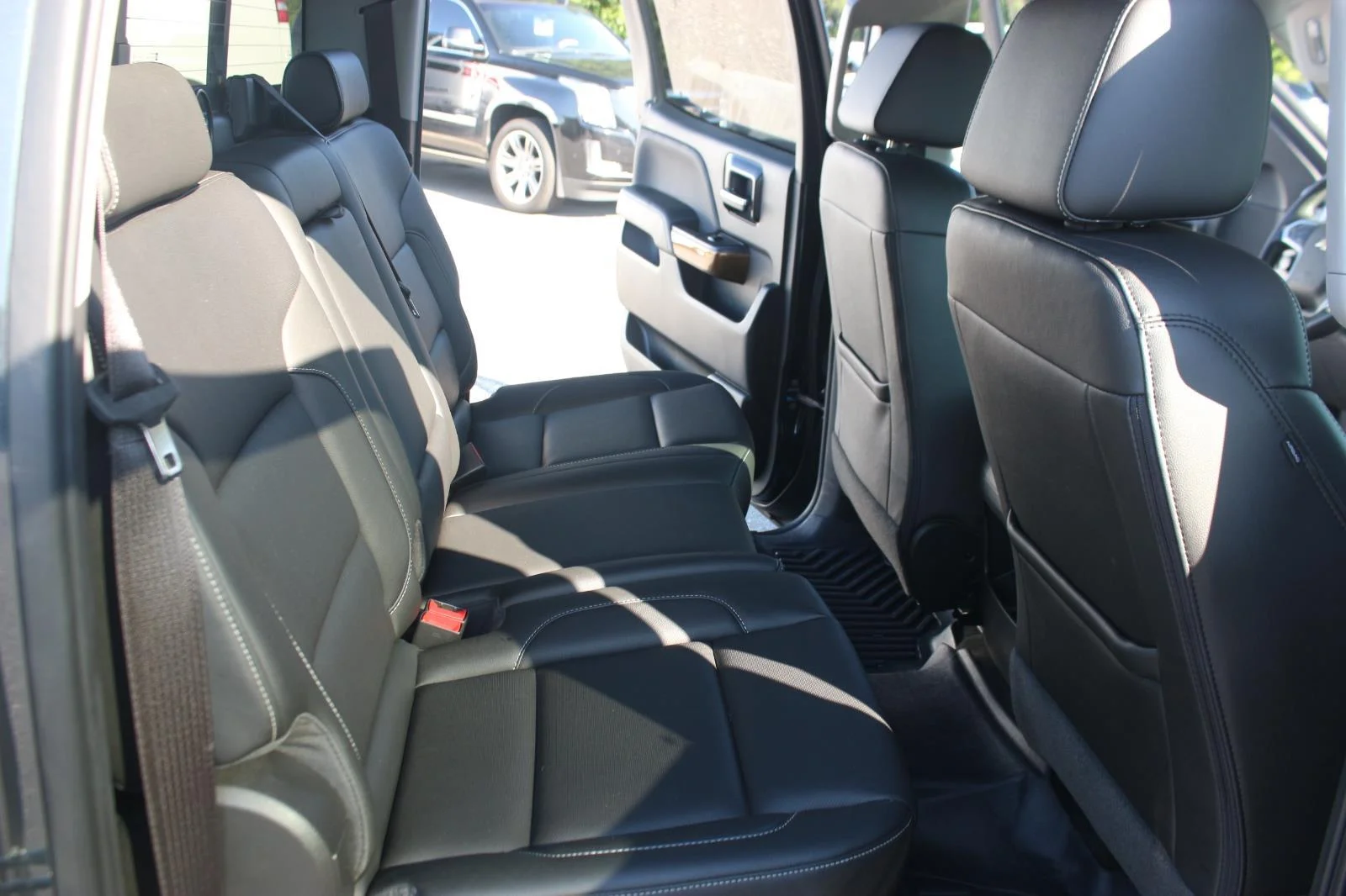 Used 2018 GRAPHITE METALLIC Chevrolet LTZ image 34