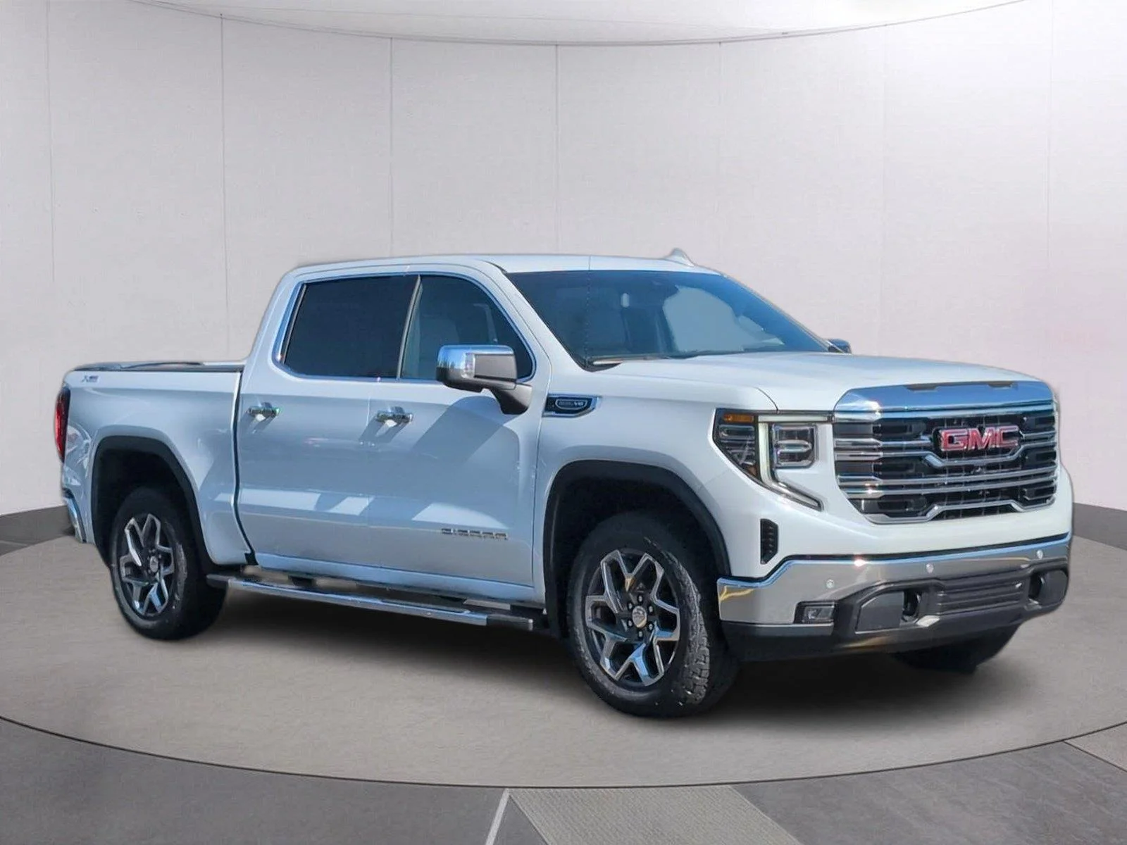 New 2026 Glacier White Tricoat GMC SLT image 9