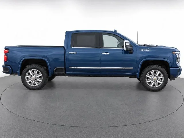 Used 2024 Lakeshore Blue Metallic Chevrolet High Country image 8