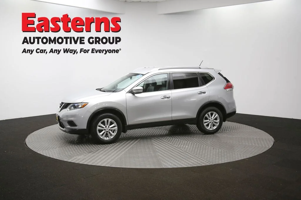 Used 2016 Silver Nissan SV image 55