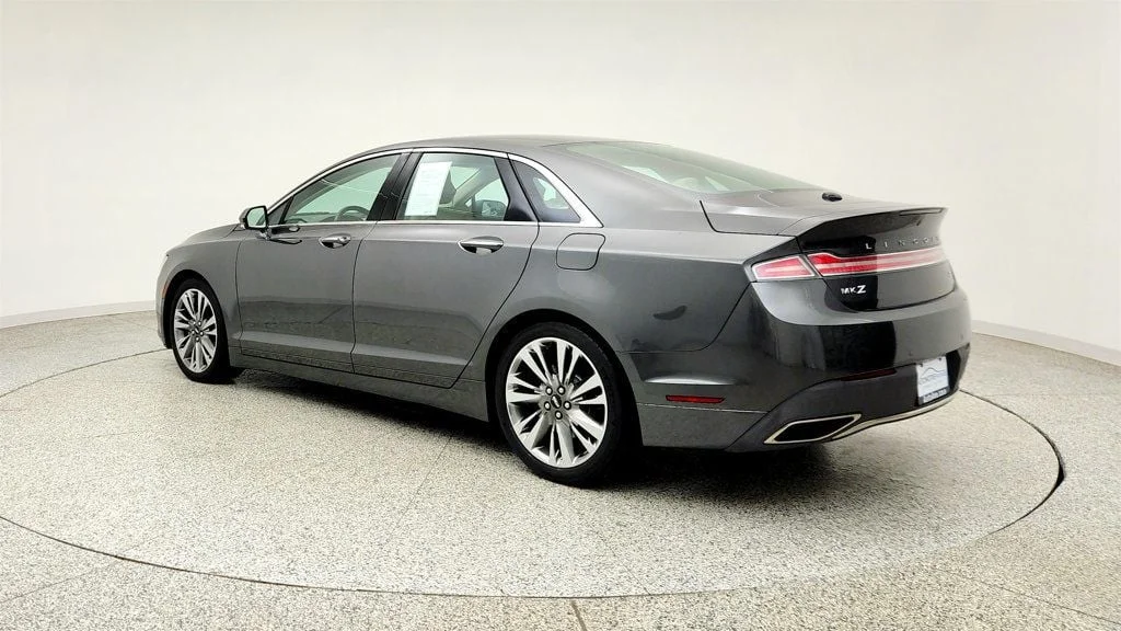 Used 2017 Magnetic Grey Metallic Lincoln Reserve FWD w/ Power Moonroof, 19