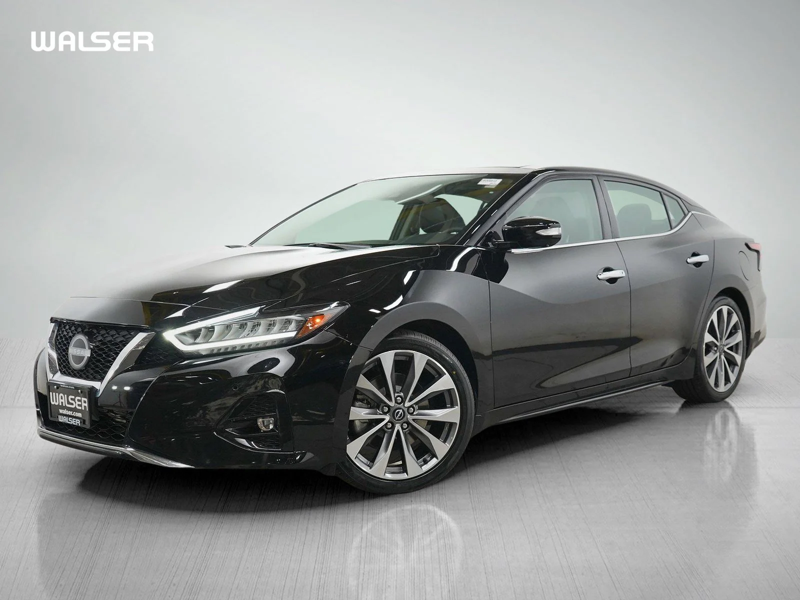 2023 Nissan Maxima Platinum's photo