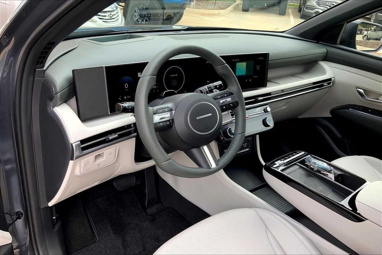 2026 Hyundai Tucson Limited - Photo 9