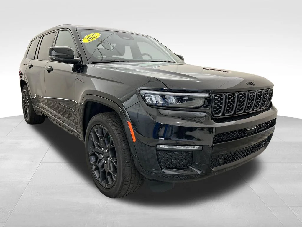 Used 2025 Black Jeep Summit image 8