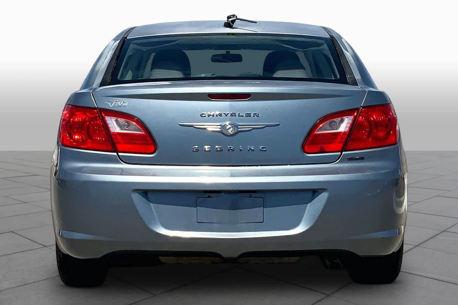 Used 2010 Silver Steel Metallic Chrysler Touring image 4