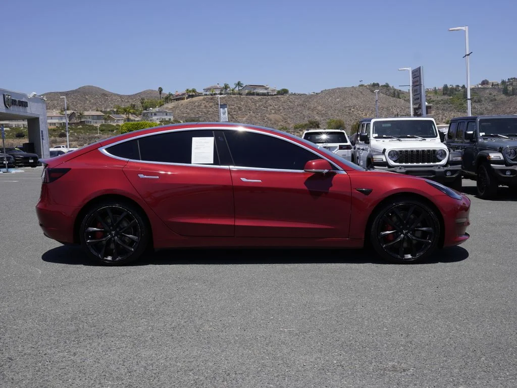 Used 2018 Red Tesla Long Range image 2