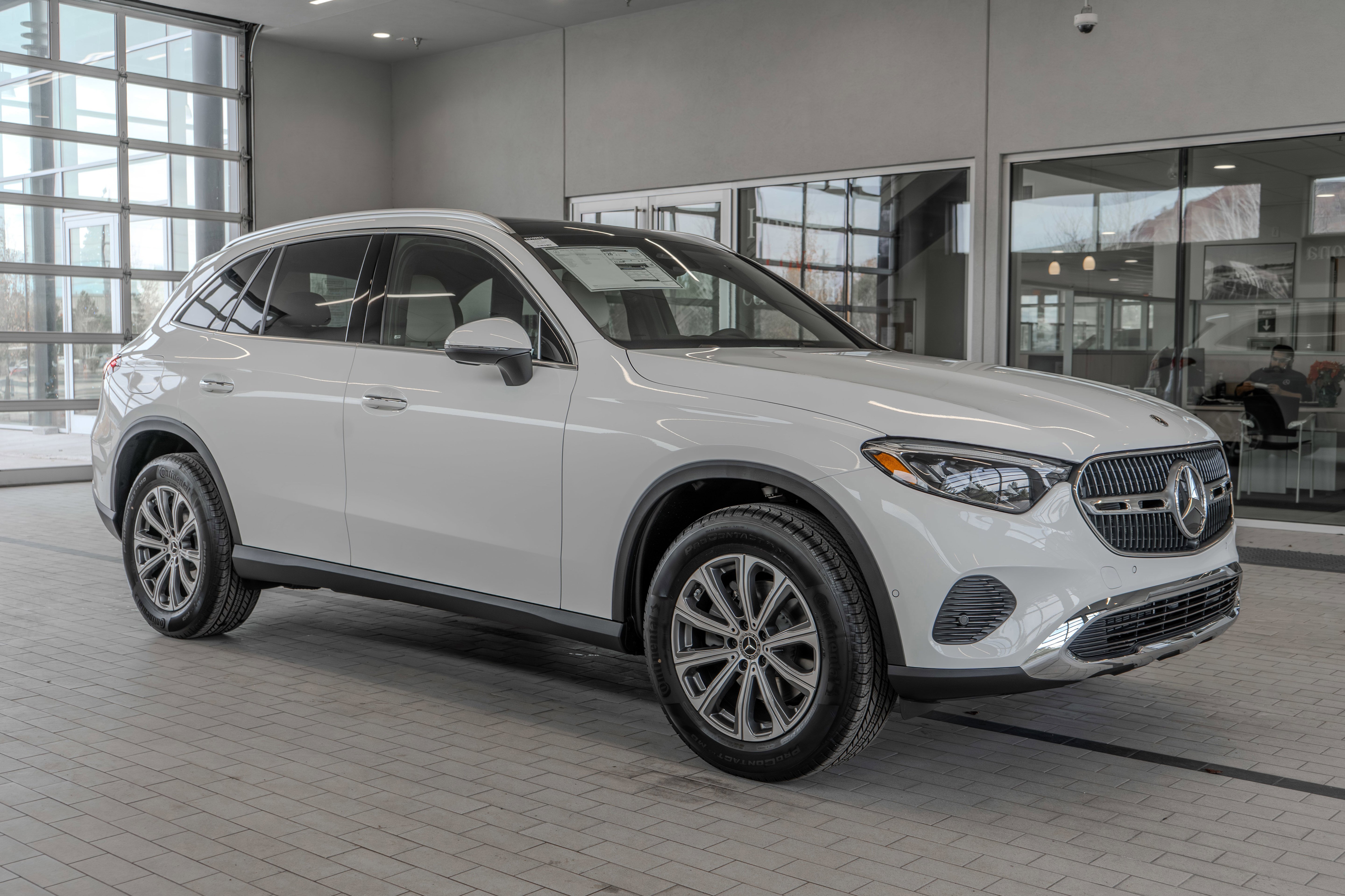 New 2026 Polar White Mercedes-Benz GLC 300 image 47