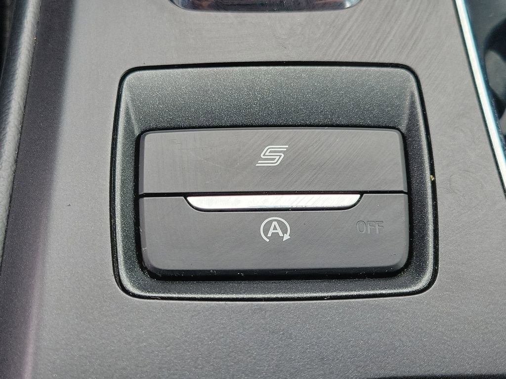 Used 2020 Red Ford SEL image 29